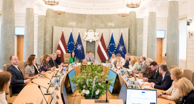 Darba grupas sanāksme Ministru kabineta ēkas Zaļajā zālē.